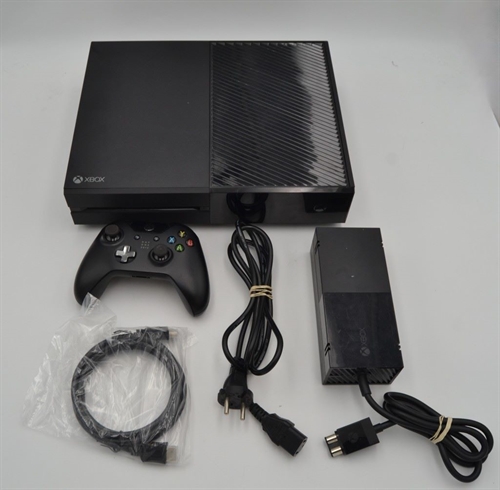 XBOX One - Sort - 1TB HDD - Konsol - SNR 263005553548 (B Grade) (Genbrug)